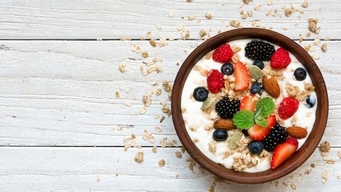 yogurt granola oats